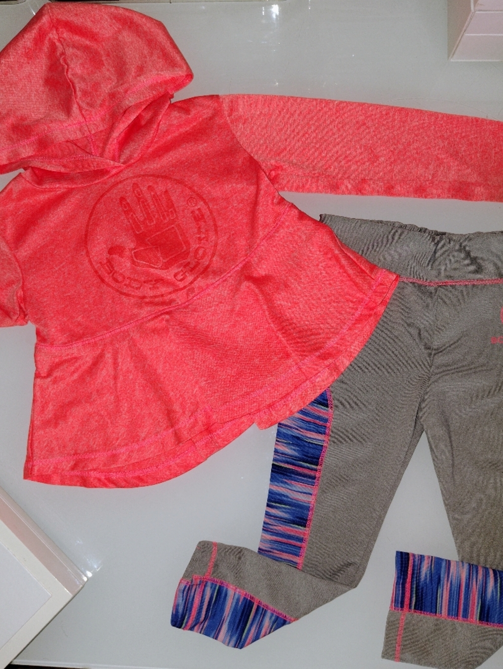Kids Body Glove 2pc Rash Guard size 2T